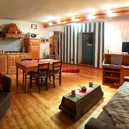 Apartamento Maison Besenval Aosta Exterior foto