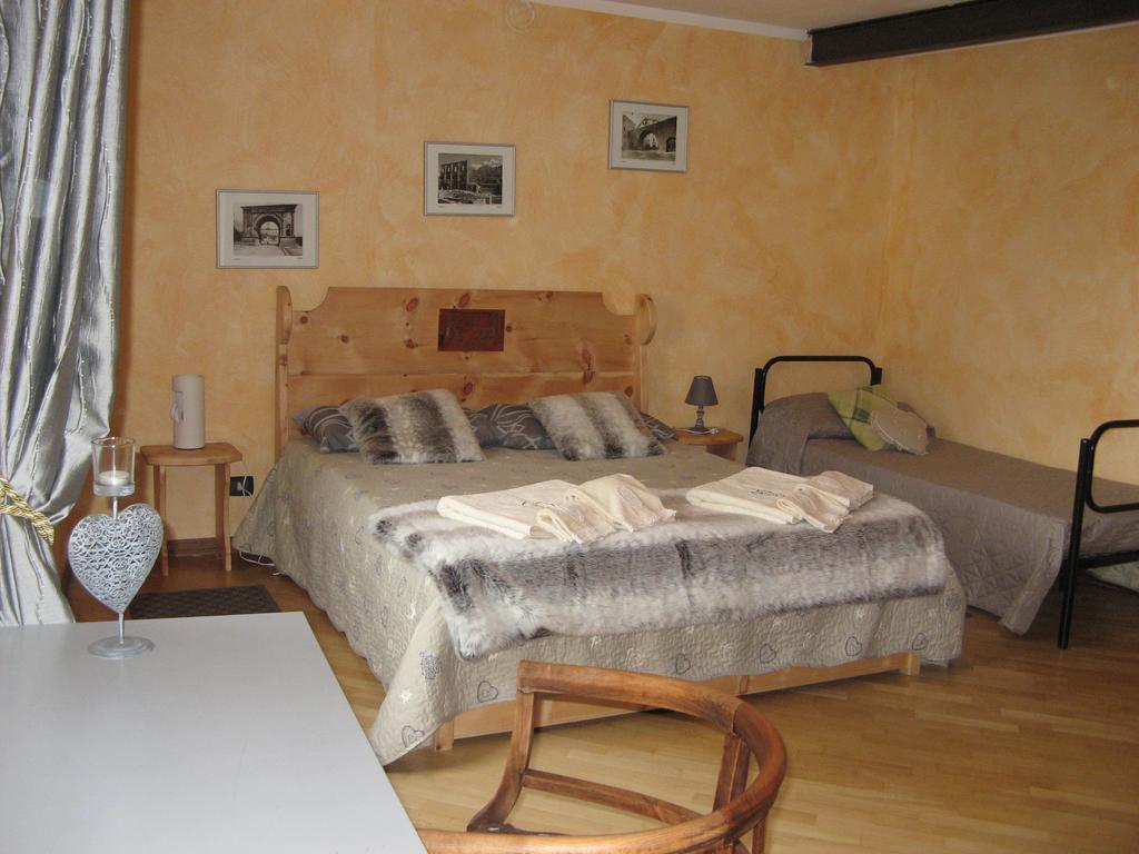 Apartamento Maison Besenval Aosta Habitación foto