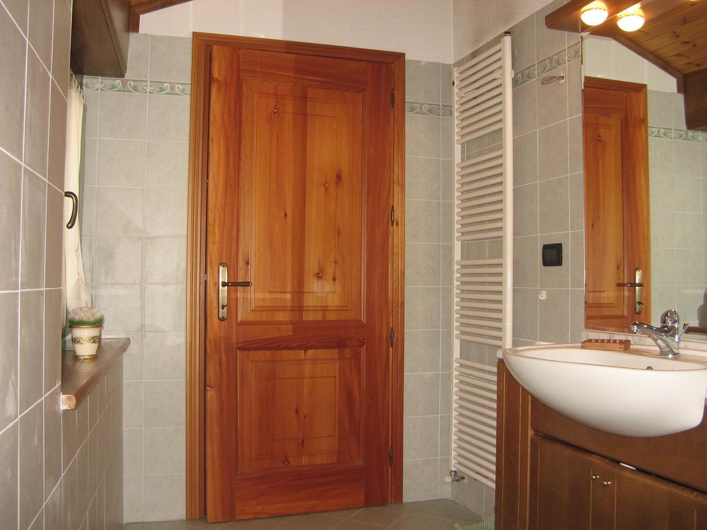 Apartamento Maison Besenval Aosta Habitación foto