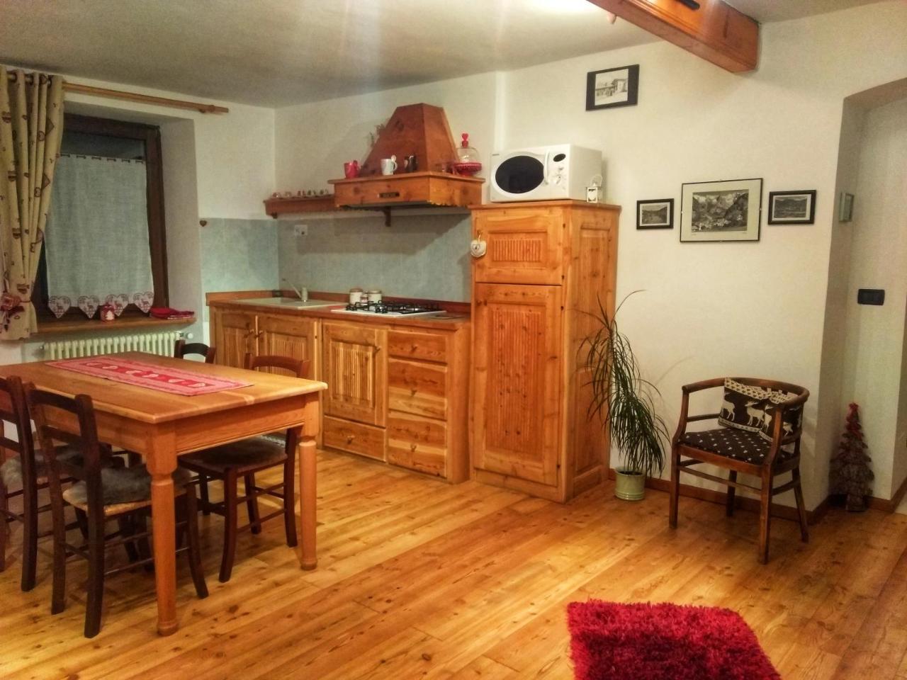 Apartamento Maison Besenval Aosta Exterior foto